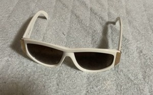 このサングラスがいくらするかわかるかな？？？（※画像あり）